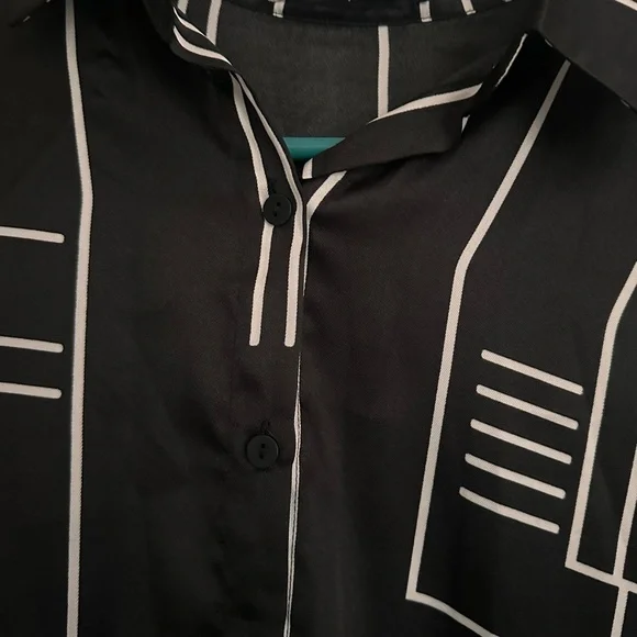 Nasty Gal Black and White Geometric satin Blouse - Picture 3 of 10